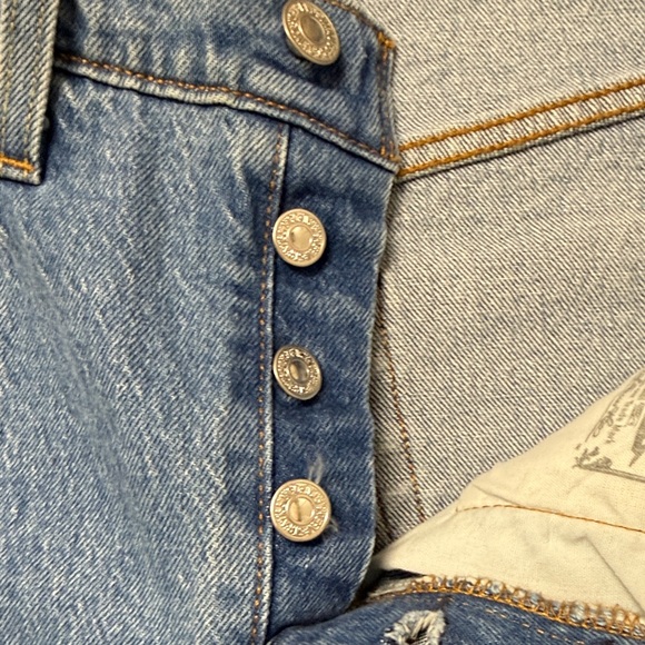 Levi's Light Blue Cropped Jeans size 30 - Picture 5 of 5